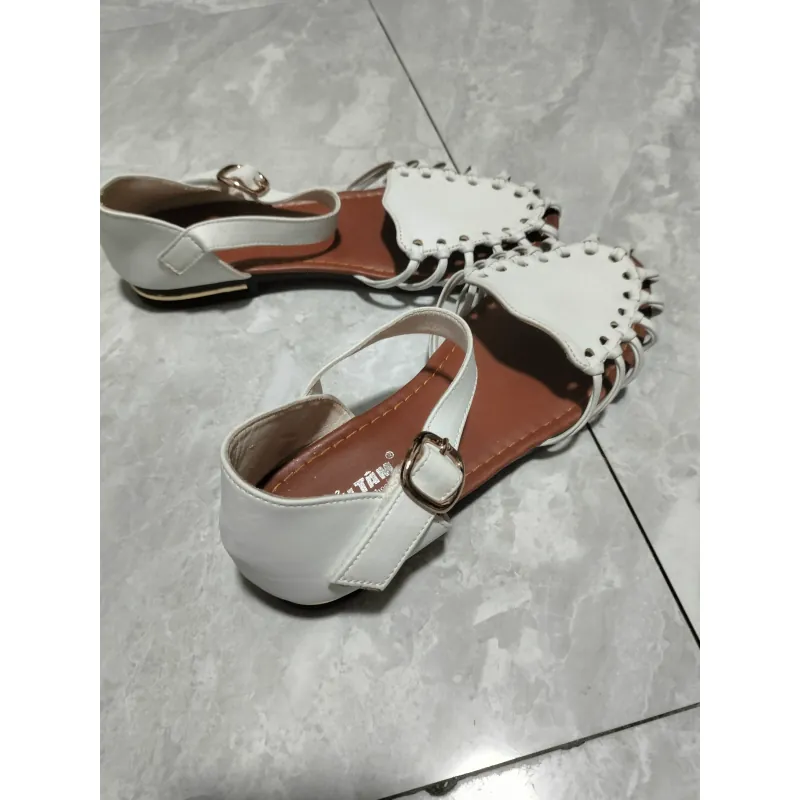 Em cần thanh lý giày  759348