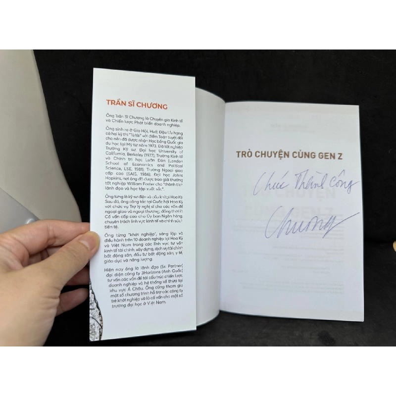 Trò Chuyện Cùng Gen Zzz, Trần Sĩ Chương, 2024, Mới 95% (Có chữ ký tác giả) SBM270325 918352