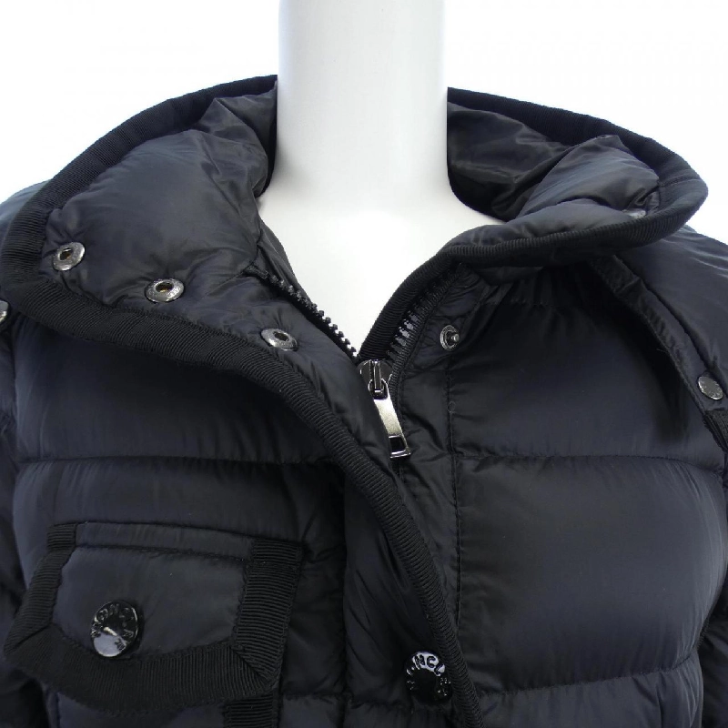 Áo khoác lông vũ MONCLER 639051