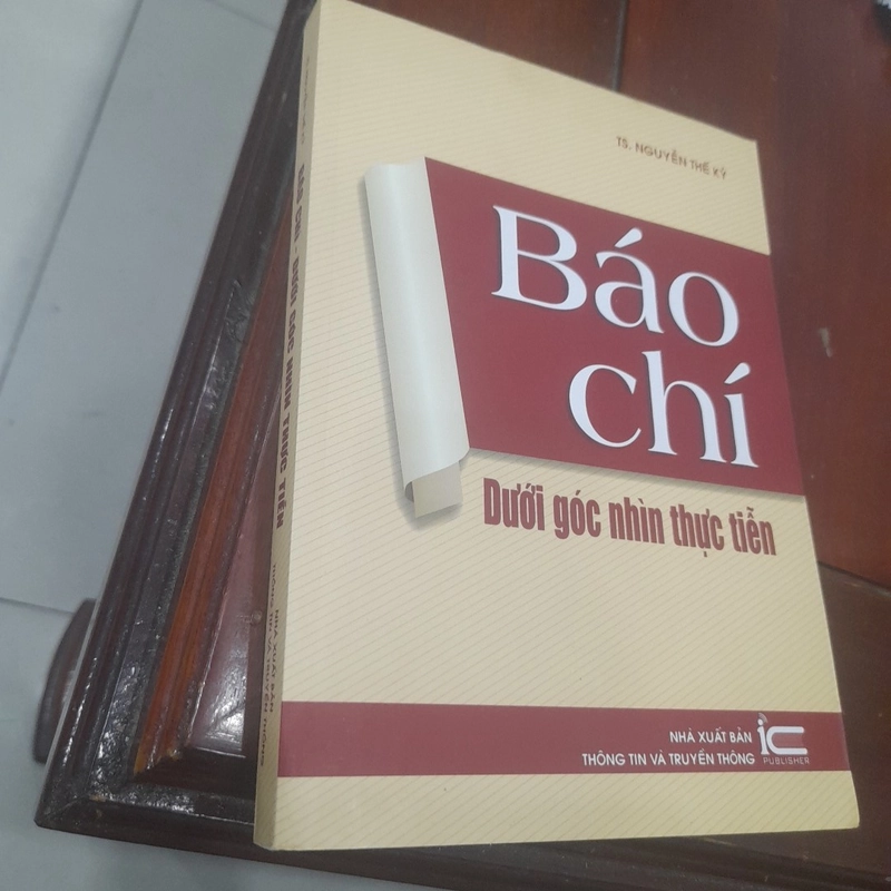 BÁO CHÍ dưới góc nhìn thực tiễn 517536