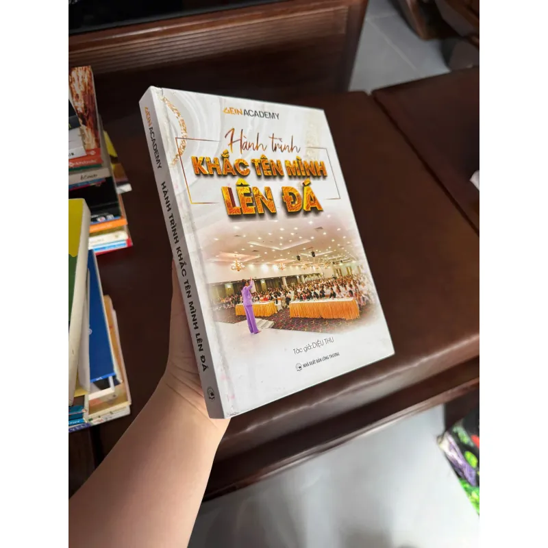 HÀNH TRÌNH KHẮC TÊN MÌNH LÊN ĐÁ – Diệu Thu (4EN Academy) - K4 1024813