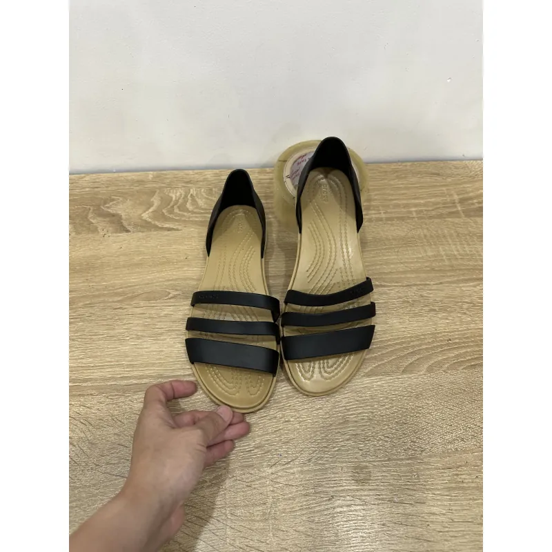 Giày crocs 2hand size w6-37 độ mới cao hình chụp thật 989698