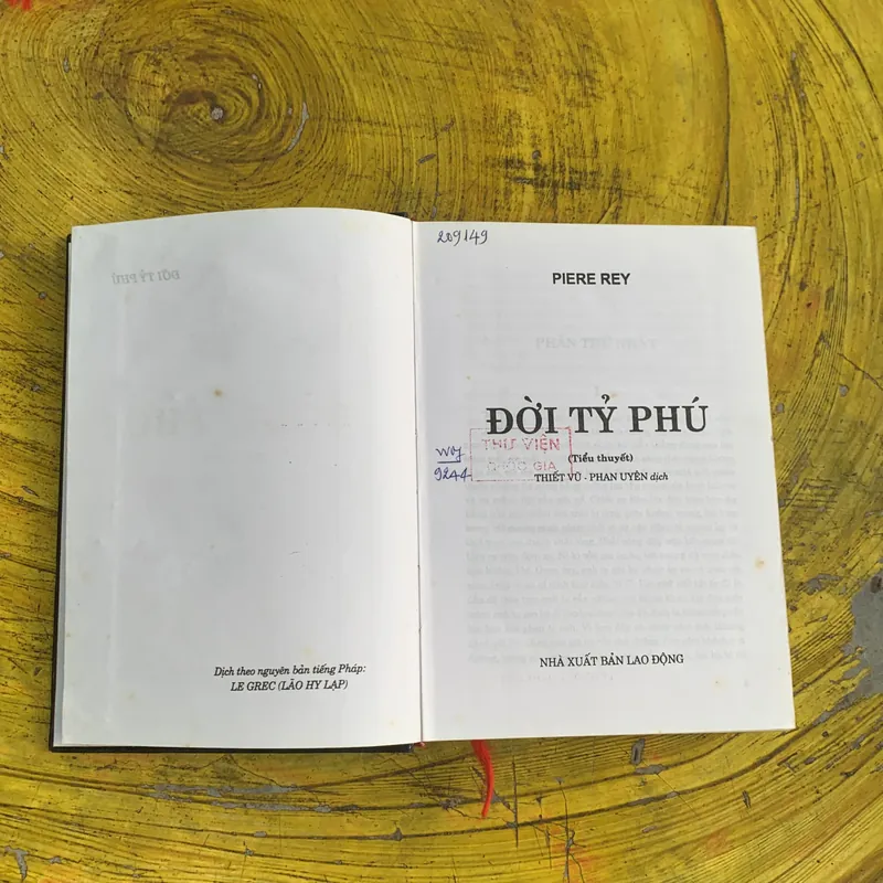 ĐỜI TỶ PHÚ - PIERE REY - best seller  738270