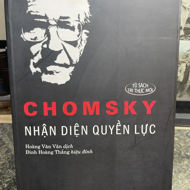 Nhận diện quyền lực Chomsky 777984