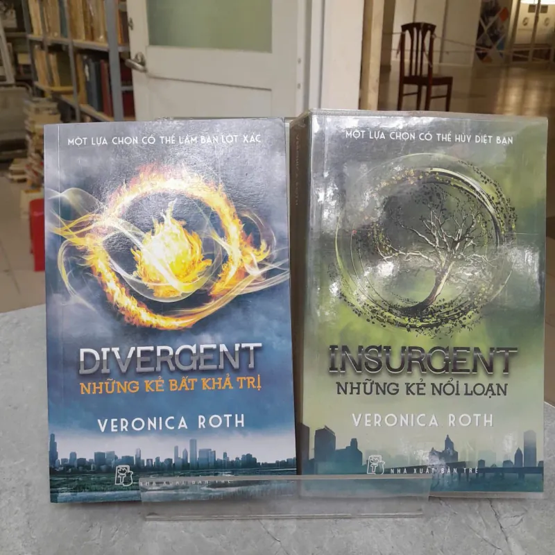 NHỮNG KẺ NỔI LOẠN, NHỮNG KẺ BẤT KHẢ TRỊ - VERONICA ROTH (HỒNG QUYÊN DỊCH) 759683