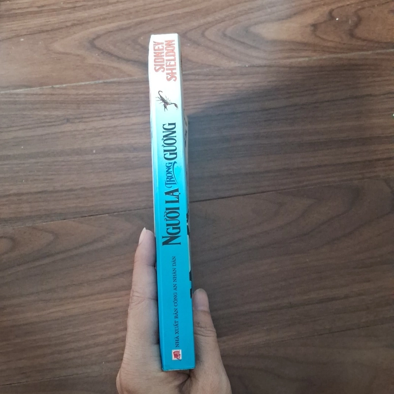 Người lạ trong gương 525668