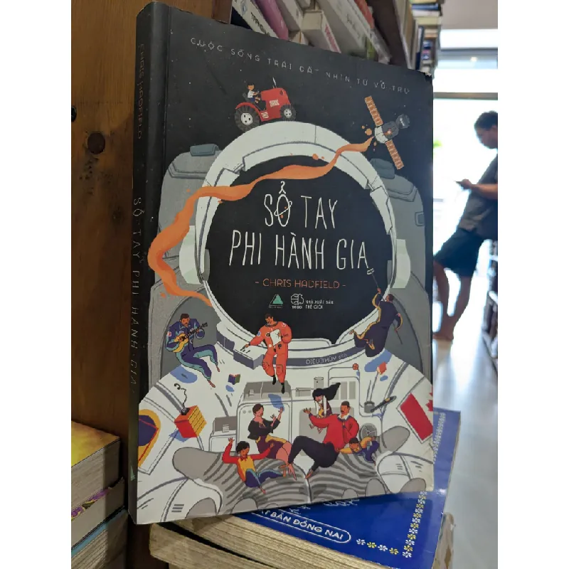 Sổ tay phi hành gia - Chris Hadfield 655725