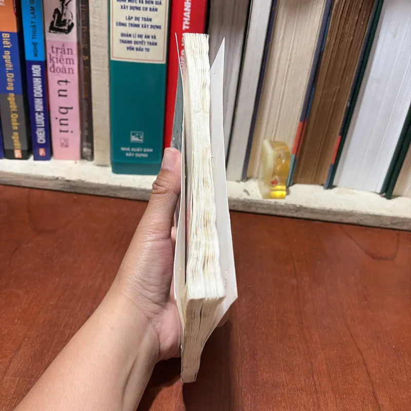 II Sách Thiếu Nhi: Hương Cỏ Mật - Bùi Văn Lam - 2002 782357