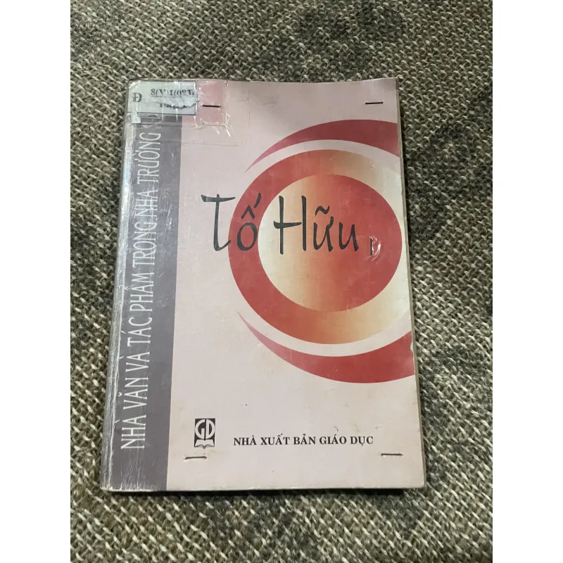Tố Hữu - phê bình văn học -160 trang  1029517