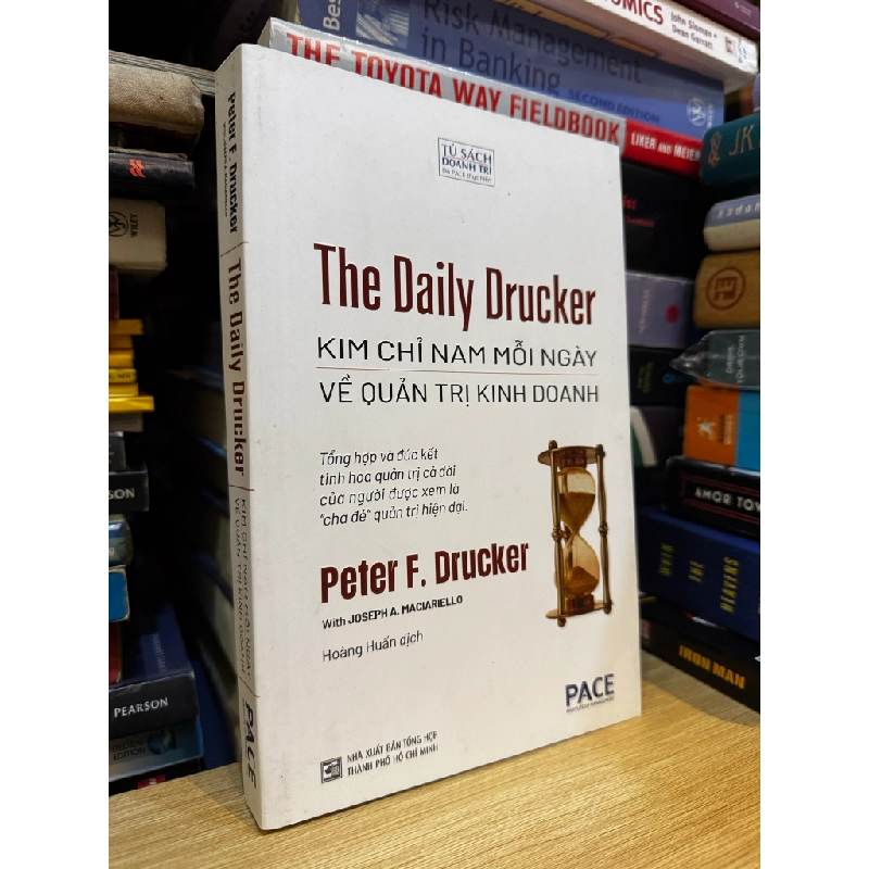 Kim chỉ nam mỗi ngày về quản trị kinh doanh - Peter F. Dry kẻ 475501
