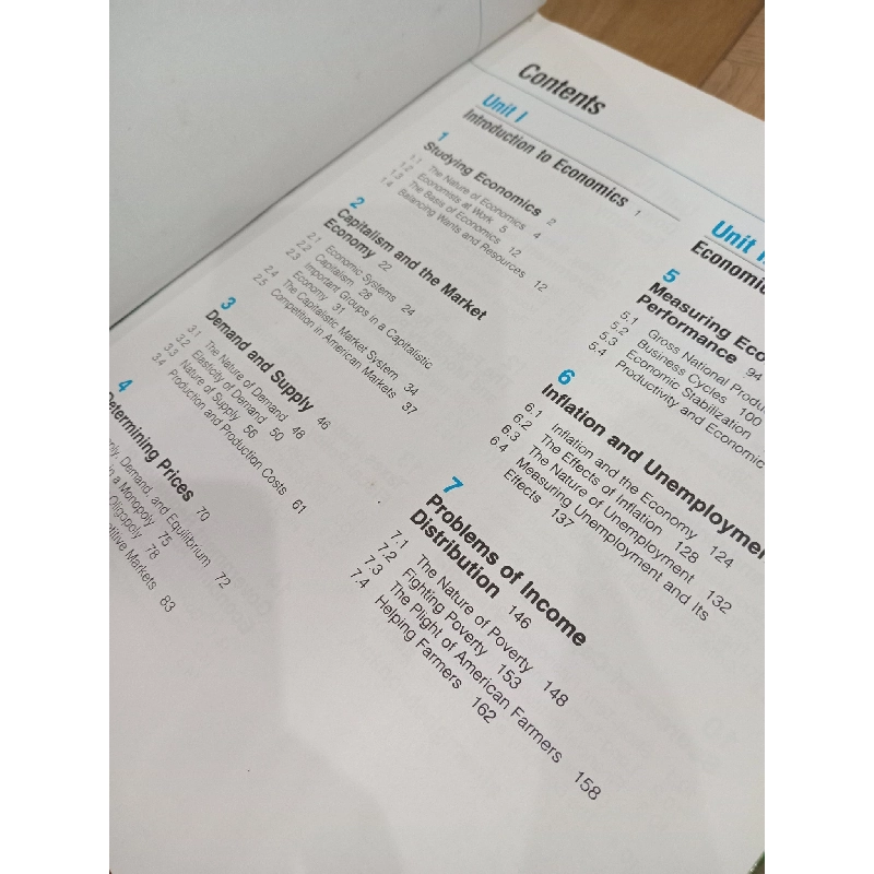 Economics - Richard M. Hodgetts, Terry L. Smart 593932