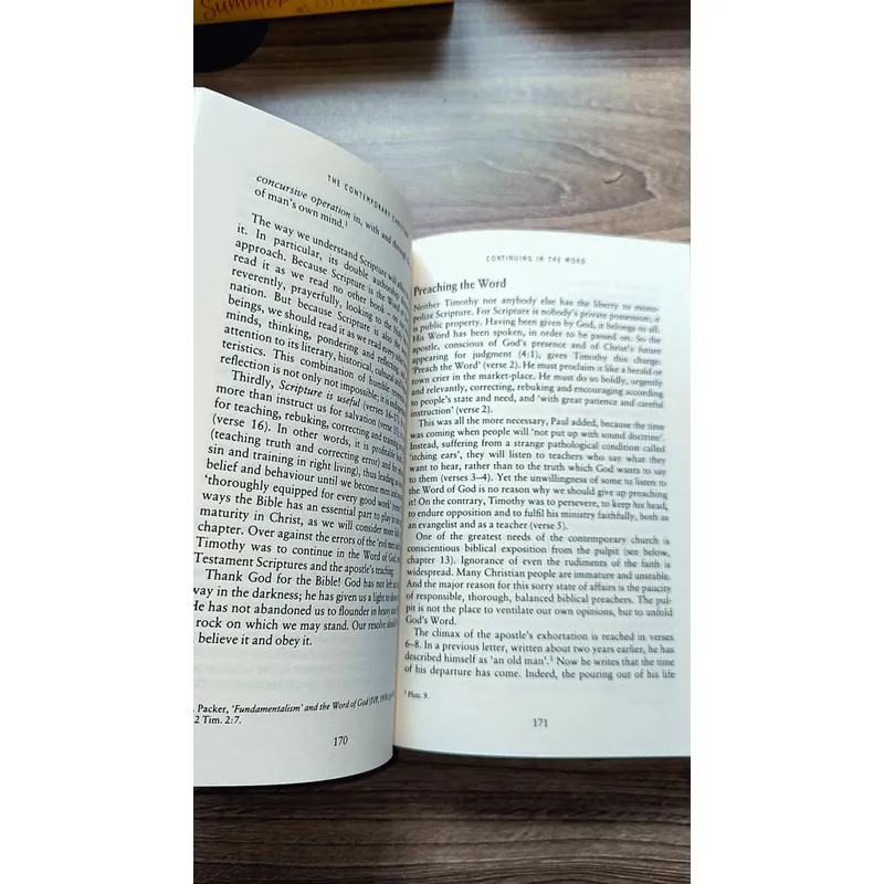 The contemporary christian (Applying God's word to today's world) (preloved book) 722880