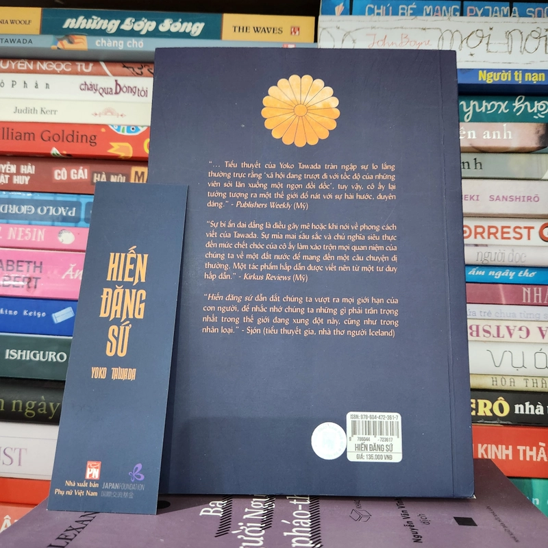 Hiến đăng sứ - Yoko Tawada 536794