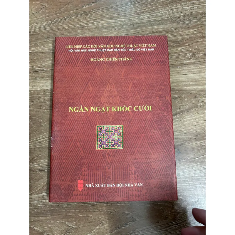 Ngằn ngặt khóc cười – Tác giả: Hoàng Chiến Thắng 761324
