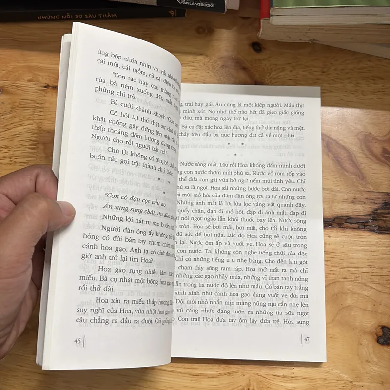 II Truyện Ngắn Trẻ 2010: Không Phải Là Chuyện Tình - Nguyễn Anh Vũ (Tuyển Chọn) - 2011 698127