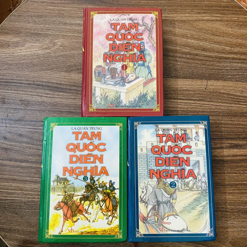 Tam quốc diễn nghĩa bộ 3 cuốn bìa cứng 934764