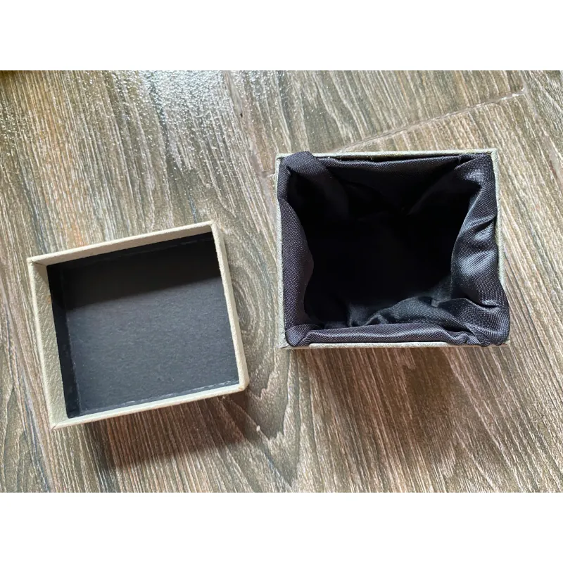 HỘP QUÀ TẶNG VUÔNG CÓ LÓT ĐỆM BÊN TRONG*QUÀ TẶNG 0Đ CHO ĐƠN MUA HÀNG TRONG SHOP 578955