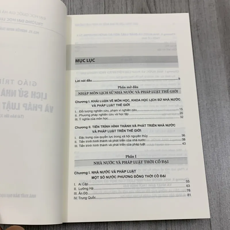 Giáo trình lịch sử nhà nước và pháp luật thế giới. 747226