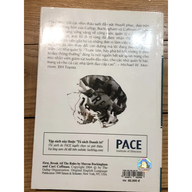 Sách “First, Break All The Rules” 738205