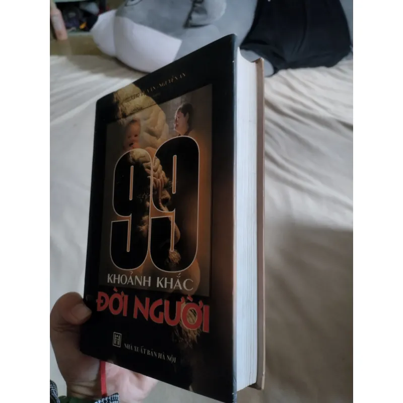 Cuốn sách "99 Khoảnh Khắc Đời Người" của Trương Tử Văn  761699