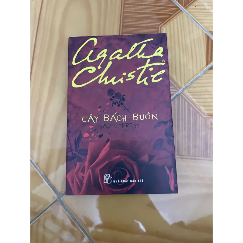 Cây bách buồn - Agatha Christie 1040939