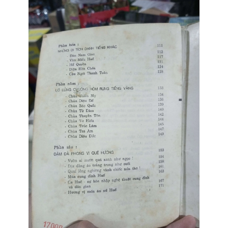Cố Đô Huế Đẹp Và Thơ 1996 mới 80% ố (Sách văn học) HCM1304 1011582