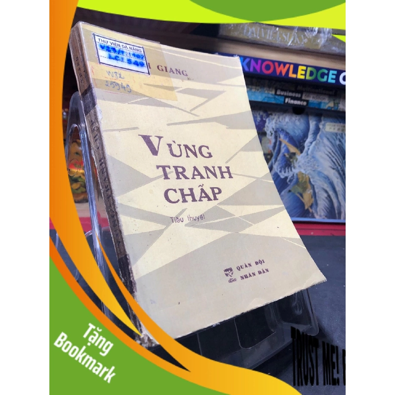 (TẶNG BOOKMARK) Vùng tranh chấp 1981 mới 60% ố vàng Thanh Giang RBK0906 SÁCH VĂN HỌC 956471
