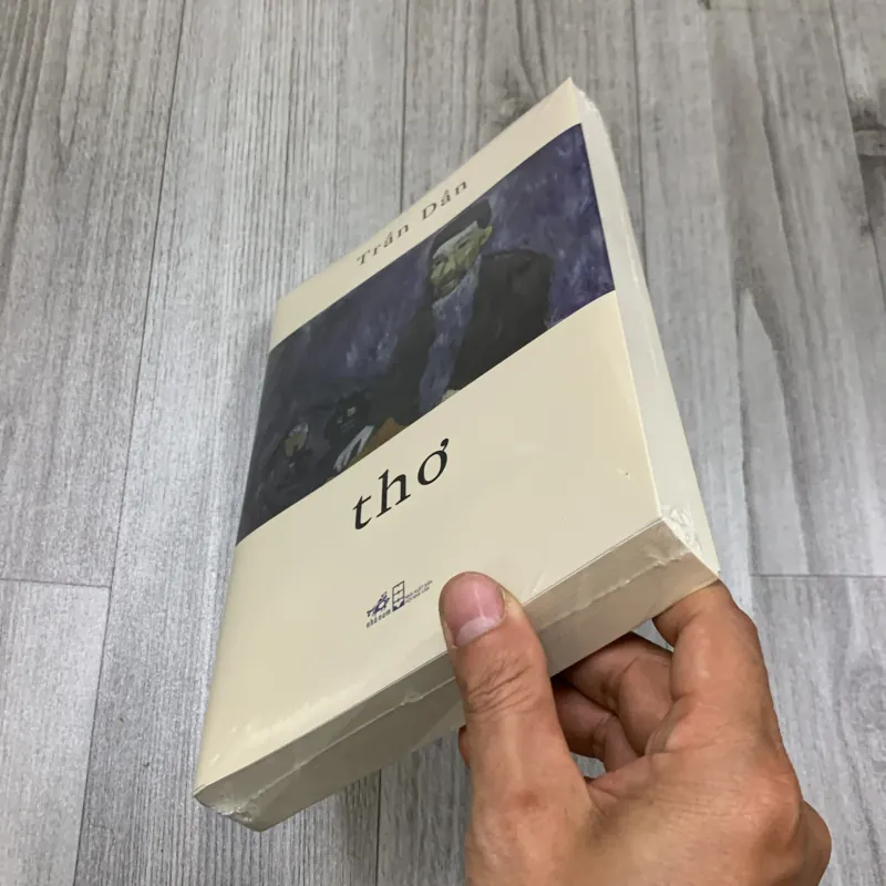 Sách thơ trần dần.  791993