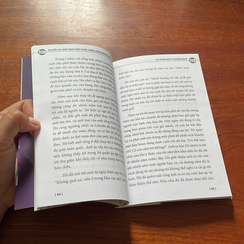 II TEDBooks: Người Lạ Làm Thay Đổi Cuộc Sống Của Chúng Ta - KIO STARK 498211