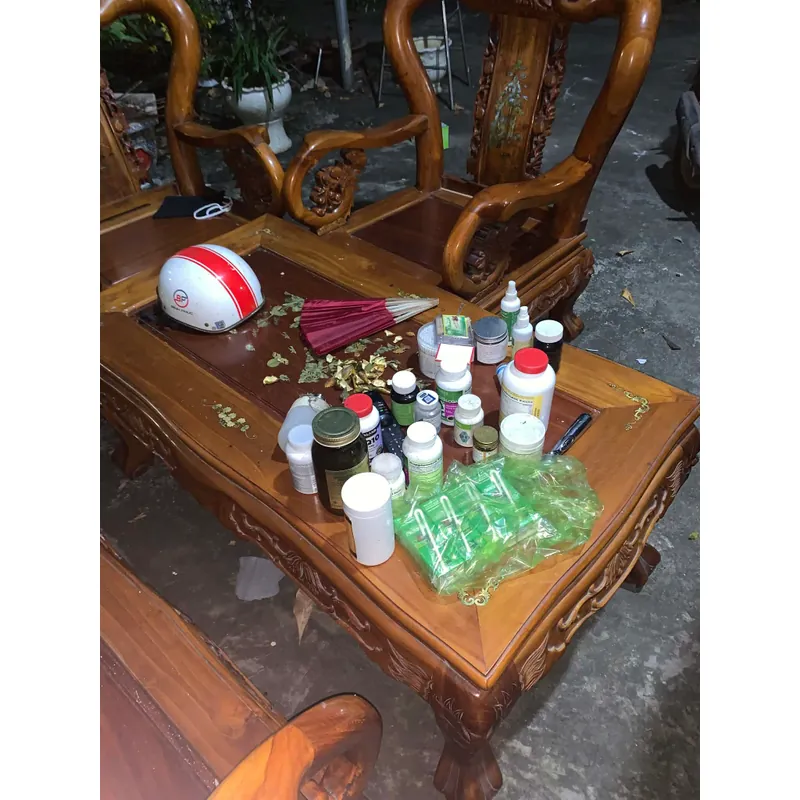 Cần bán 1 bộ bàn ghế với tủ thờ+bộ chân lư lớn 719541