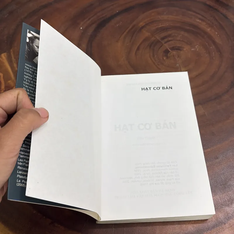 II Tiểu Thuyết: Hạt Cơ Bản - MICHEL HOUELLEBECQ - 2006 976268