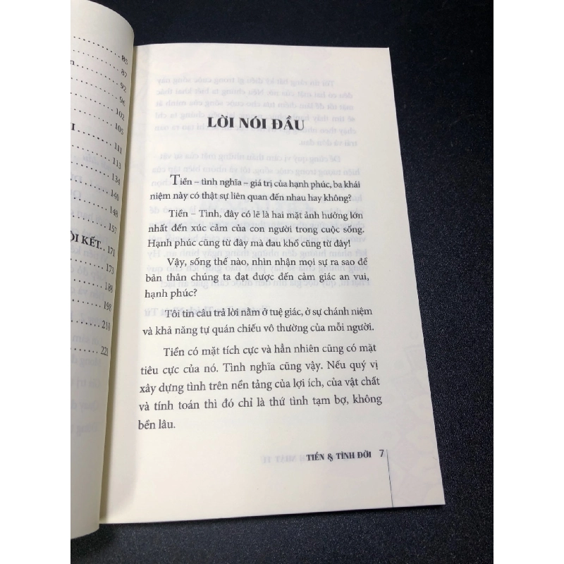 Tiền và tình đời nghệ thuật buông bỏ 2018 Thích Nhật Từ mới 85% HCM1311 912626