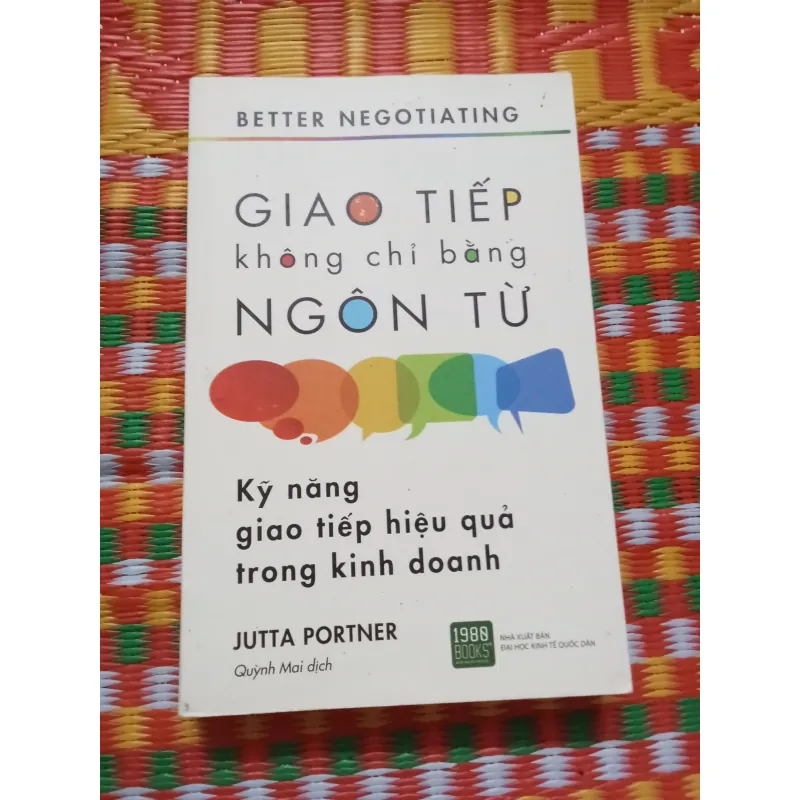 Sách Giao tiếp không chỉ bằng ngôn từ 596269