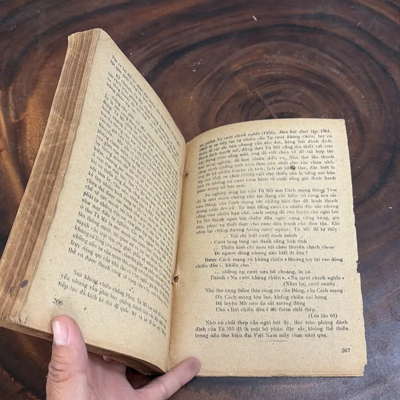 [Xem Kỹ Ảnh] - II Lịch Sử: Lịch Sử Văn Học Việt Nam - 1980 1008482