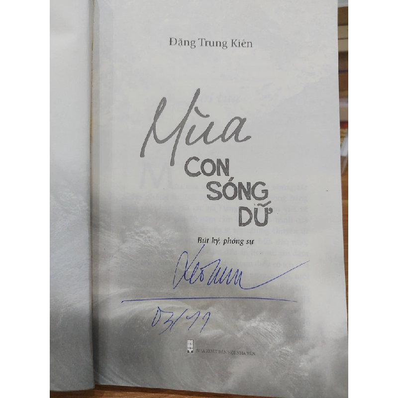Mùa con sóng dữ (Bút ký, phóng sự) 529268