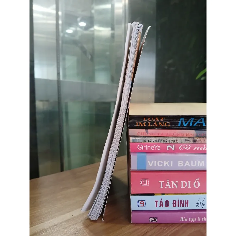 Lớp học Mật Ngữ 8 – Đặc sản hoa học trò – Nhiều tác giả 558500