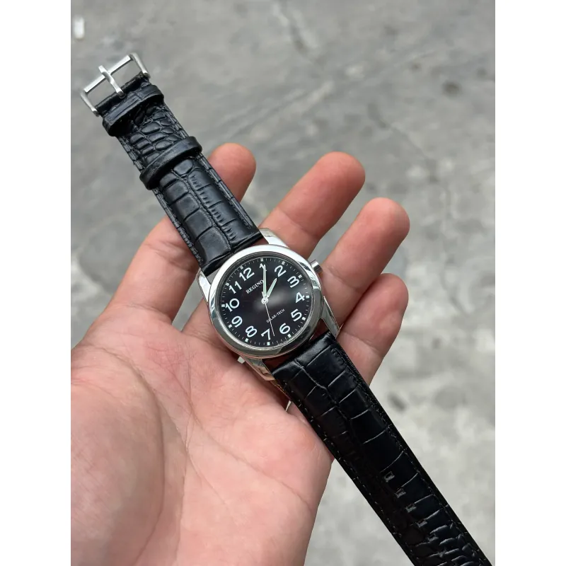 Đồng hồ pin năng lượng ánh sáng Nhật  1010991