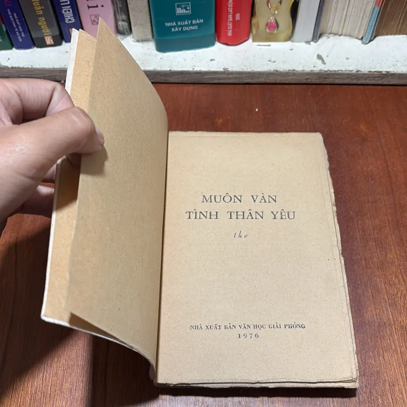[Sách 7x] - II Thơ: Muôn Vàn Tình Thân Yêu - Nhiều Tác Giả - 1976 797105