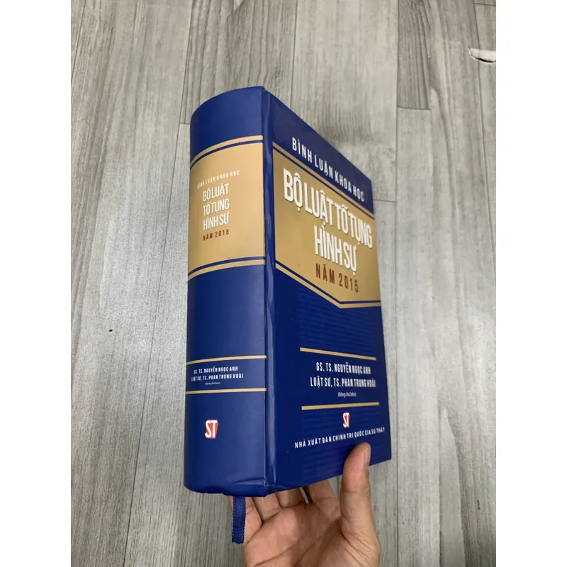 Bình luận khoa học bộ luật tố tụng hình sự năm 2015. Bìa cứng. 3a5 655270