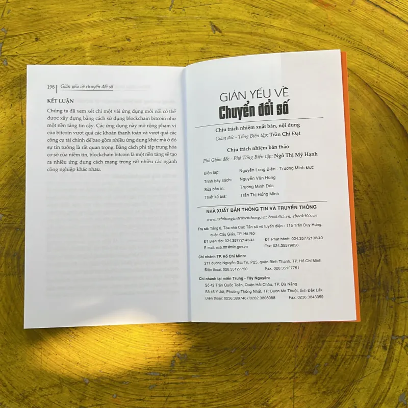 COMBO GIẢN YẾU VỀ CHUYỂN ĐỔI SỐ & CẨM NANG CHUYỂN ĐỔI SỐ 974750