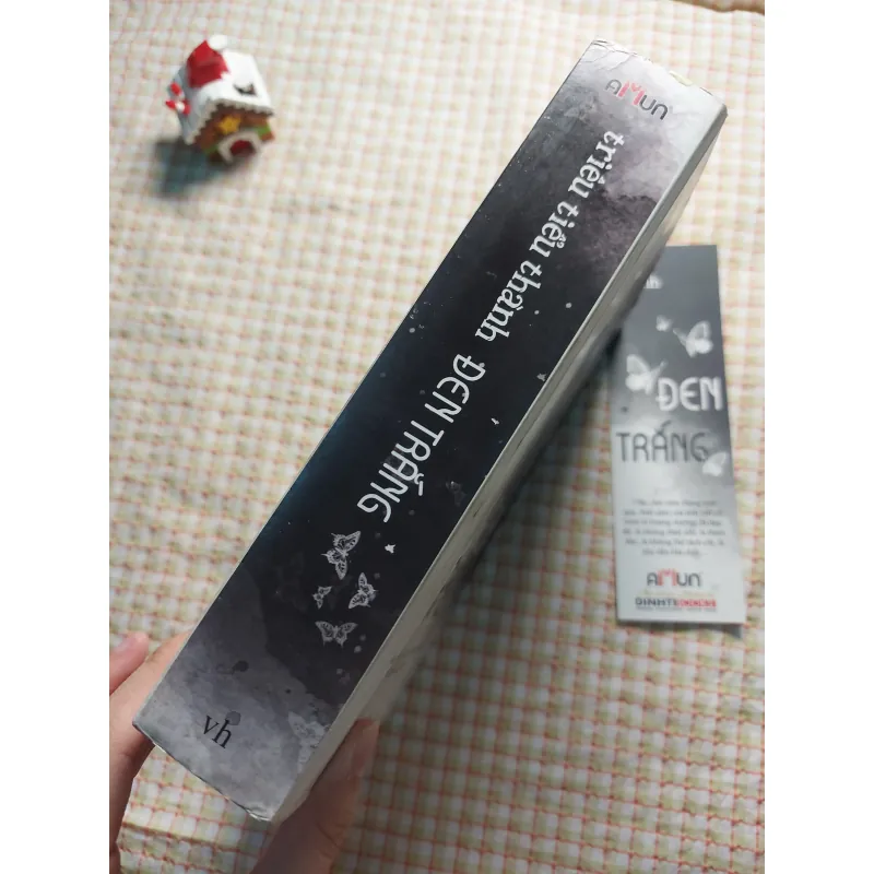 ĐEN TRẮNG - TRIÊU TIỂU THÀNH • Tiểu thuyết ngôn tình 763837