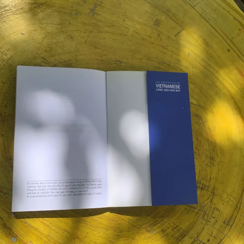 THE ESSENTIALS OF VIETNAMESE LAND, SEA AND SKY- lưu văn lợi 753887