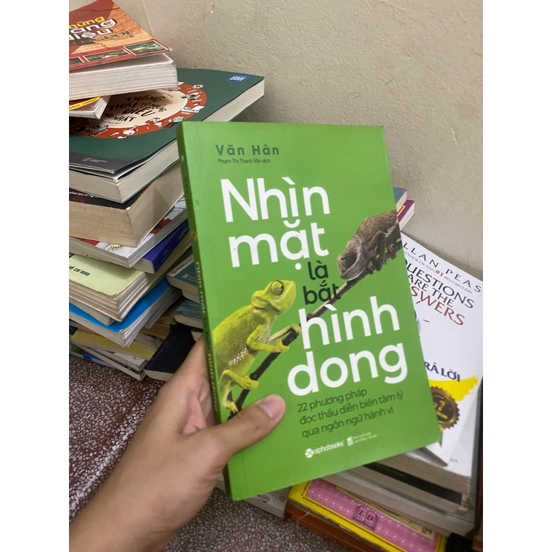 Sách nhìn mặt là bắt hình dong 309464