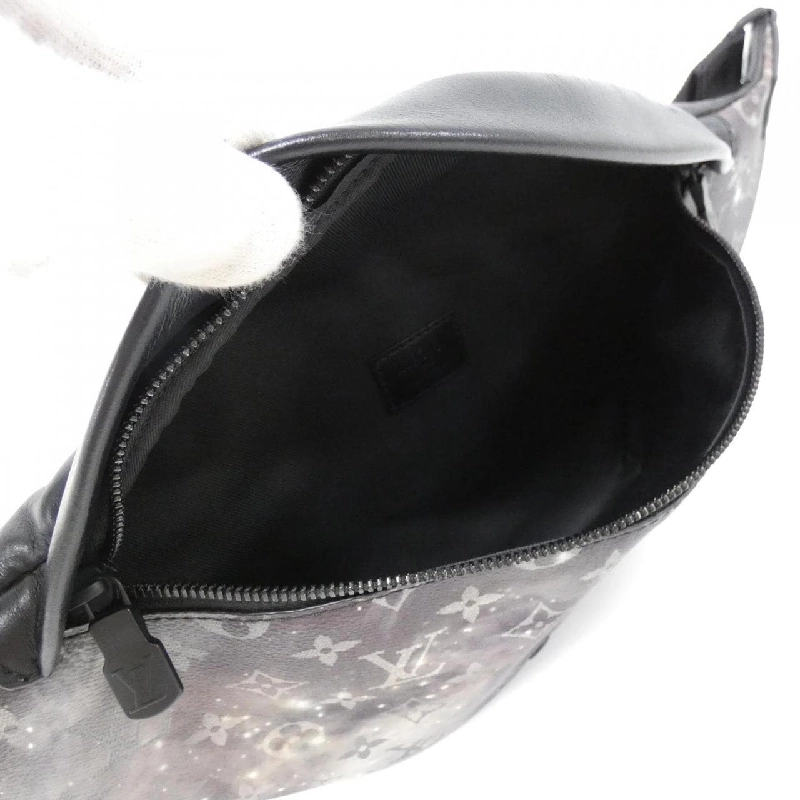 Túi đeo chéo Louis Vuitton Monogram Galaxy Discovery M44444 612452