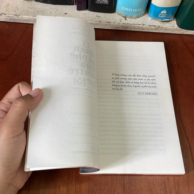 II Văn Học Nước Ngoài: Ở Quán Cafe Của Tuổi Trẻ Lạc Lối - Patrick Modiano - 2015 542692