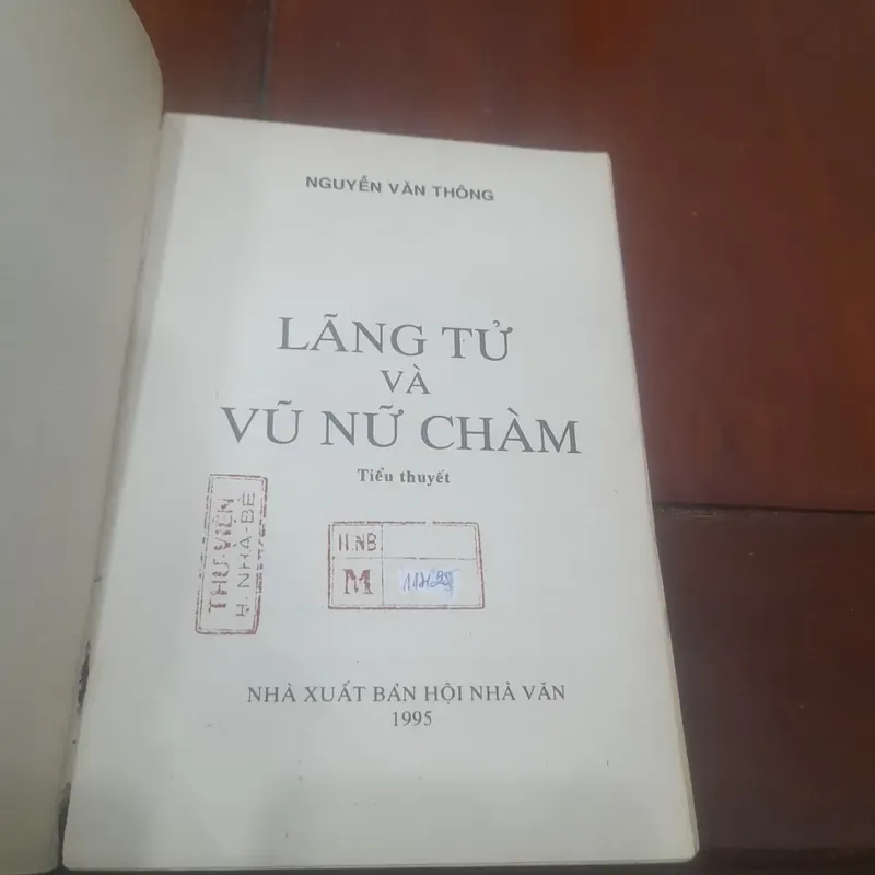 Nguyễn Văn Thông - LÃNG TỬ VÀ VŨ NỮ CHÀM (tiểu thuyết) 606498