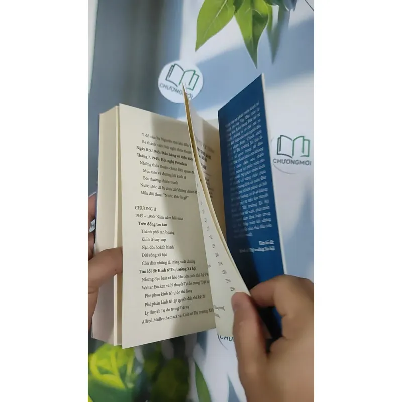 [SEAL] Trong Căn Phòng Một Người Bại Liệt - Nguyễn Quang Thiều 798523