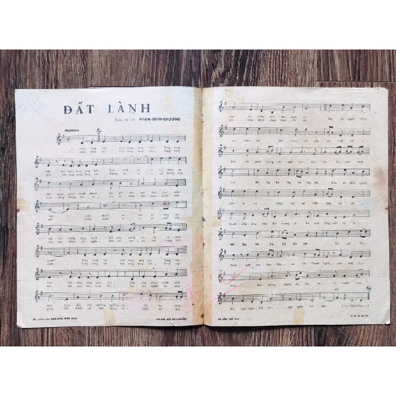 Đất lành - Phạm Đình Chương ( bìa hoạ sỹ Duy Liêm trình bày ) 127780