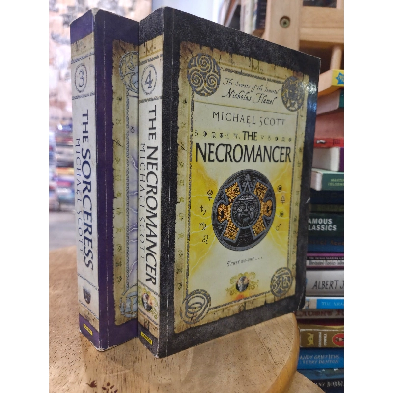 The Alchemyst: the Secrets of the Immortal Nicholas Flamel - Michael Scott 994809