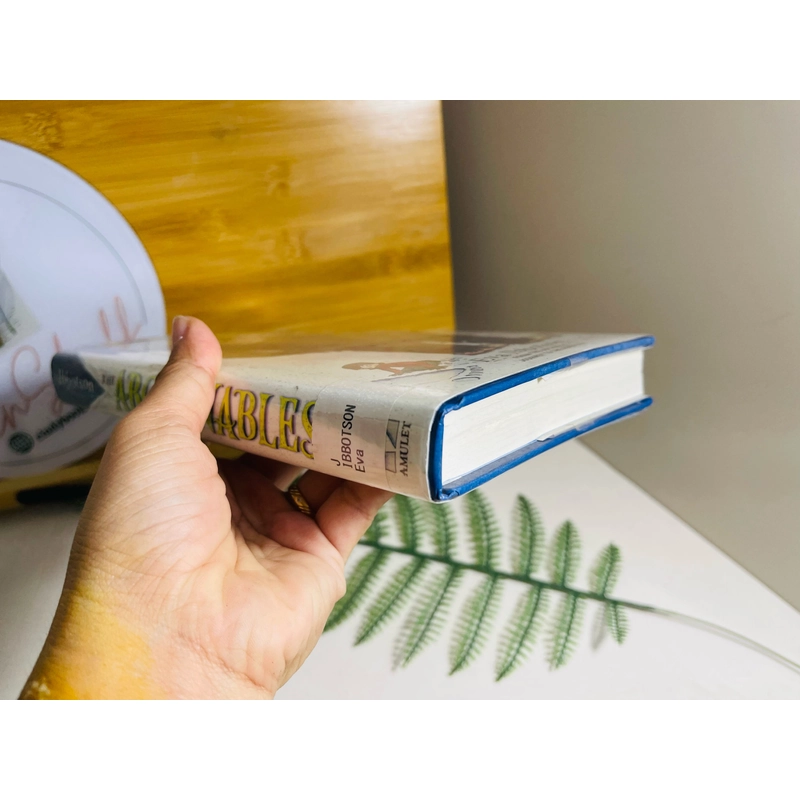 [Sách 2hand từ US] Like new 90% - THE ABOMINABLES by Eva Ibbotson 477961